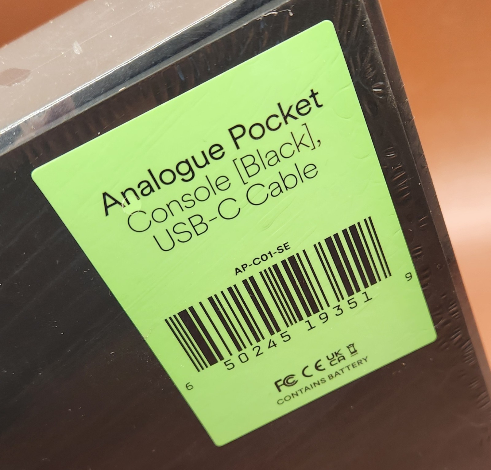 Analogue Pocket Black Console AP-C01-SE + Official Fast Charging Power Supply –