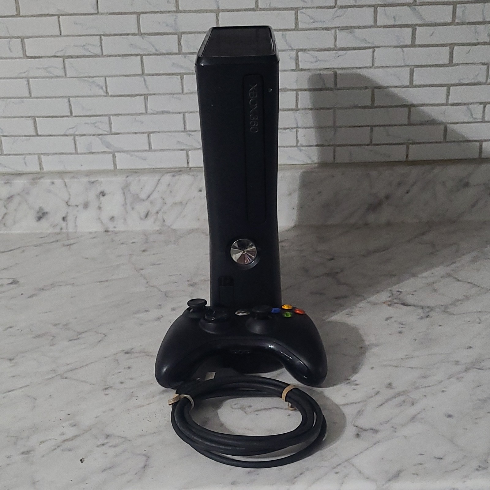 Microsoft Xbox 360 S 250GB Black Wi-Fi 1080p NTSC-U/C w/ Controller HDMI