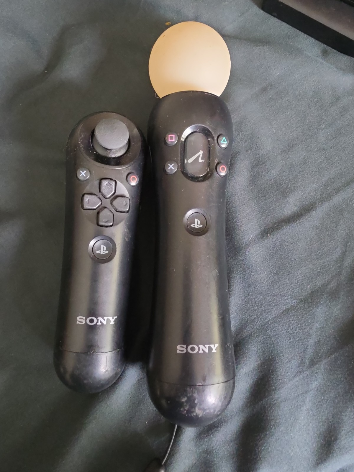 Lot Of 3 Ps4 Consoles For Parts/move Controllers/2 memory Hard Drive 2tb .