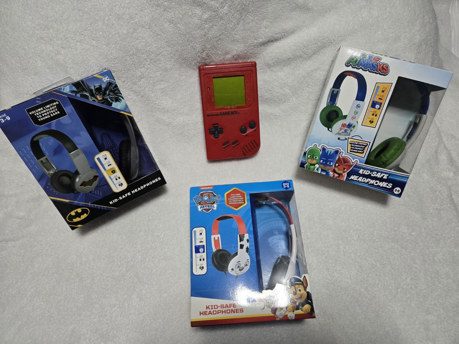 Nintendo Game Boy DMG-01 Handheld System Red, Battery Powered (1989)