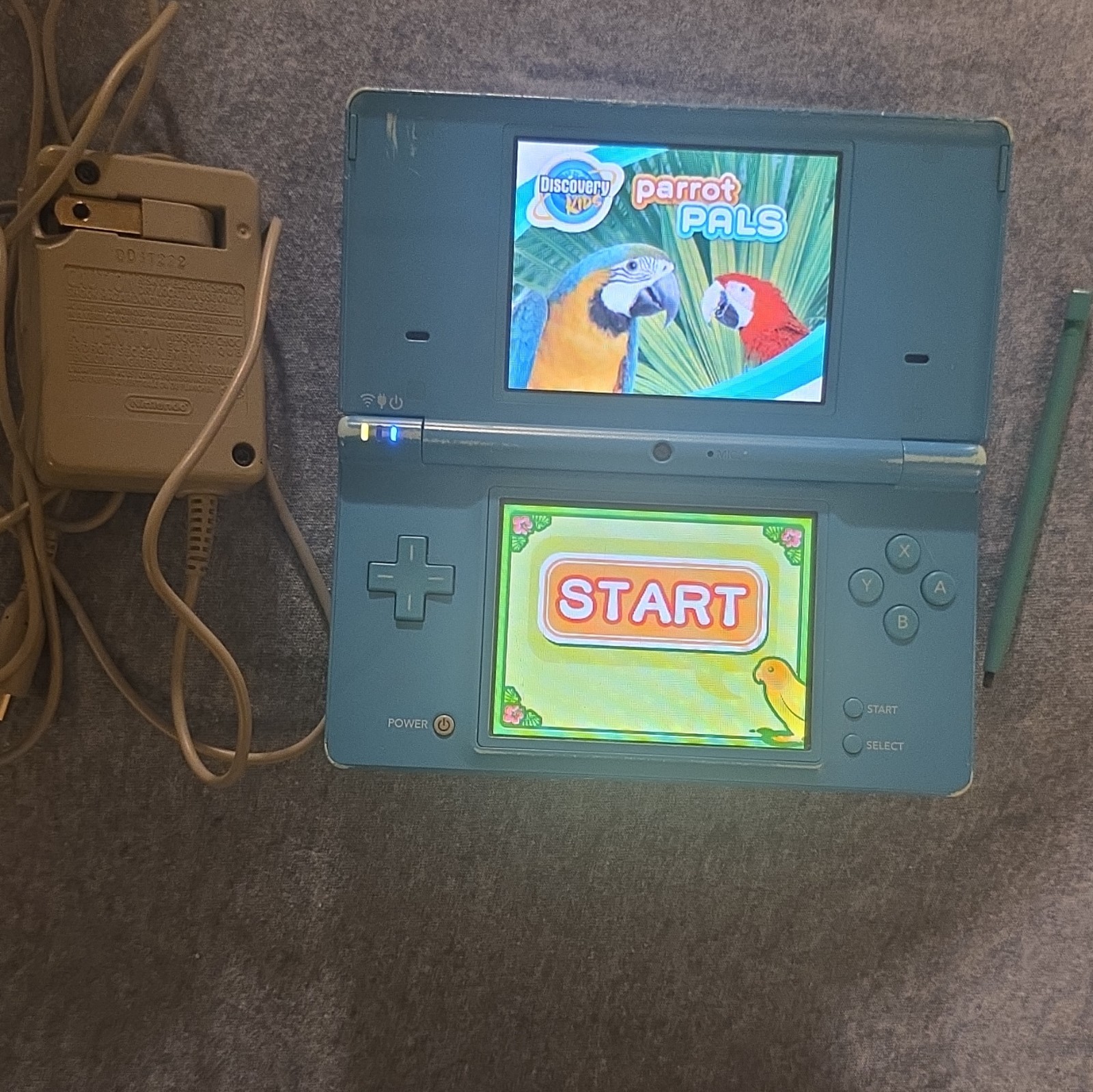 Nintendo DSi TWL-001 Blue Handheld System w/ Charger, Stylus Touchscreen