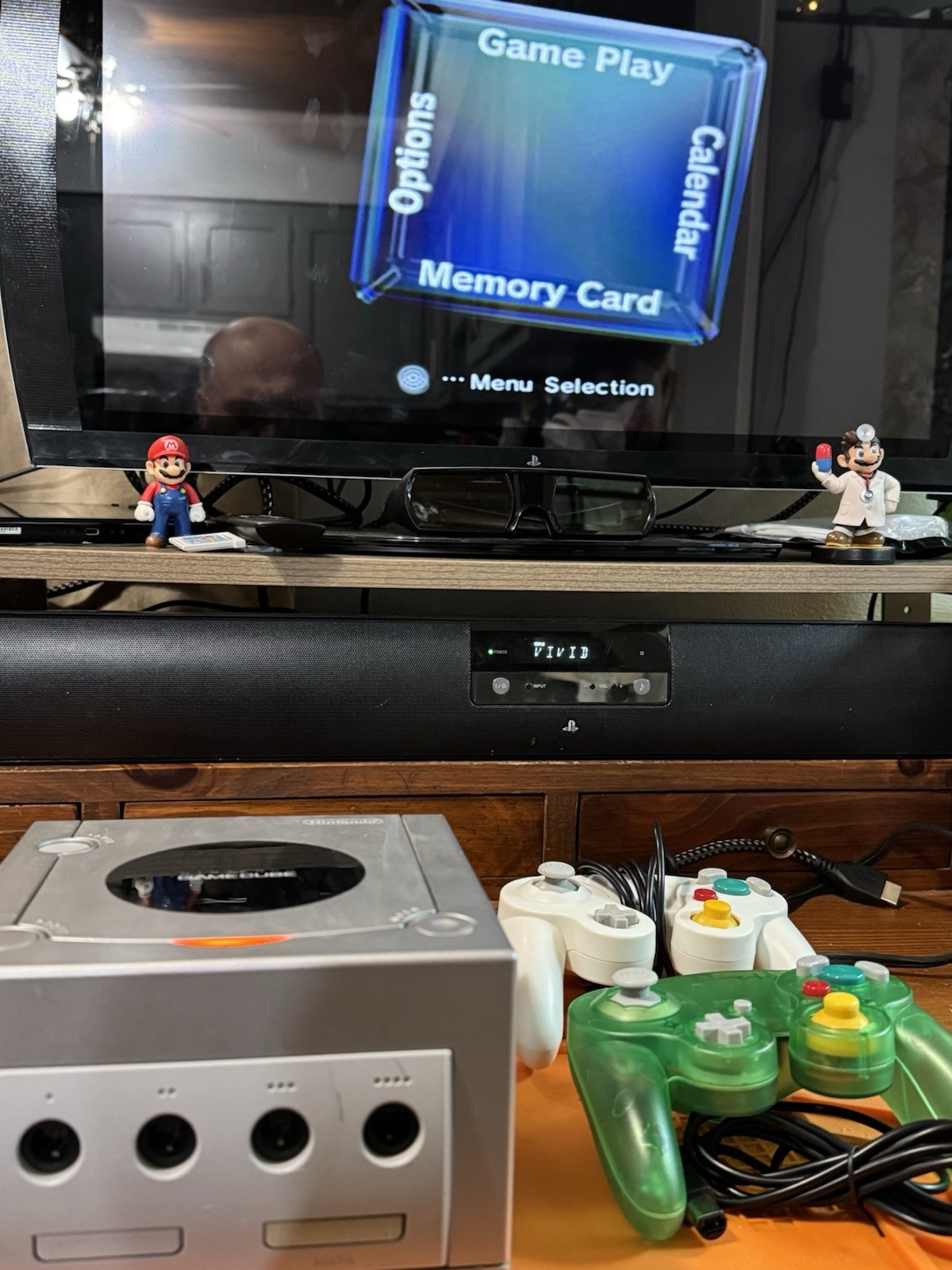 nintendo gamecube dol-001 usa With Memory Card And 2 Controllers