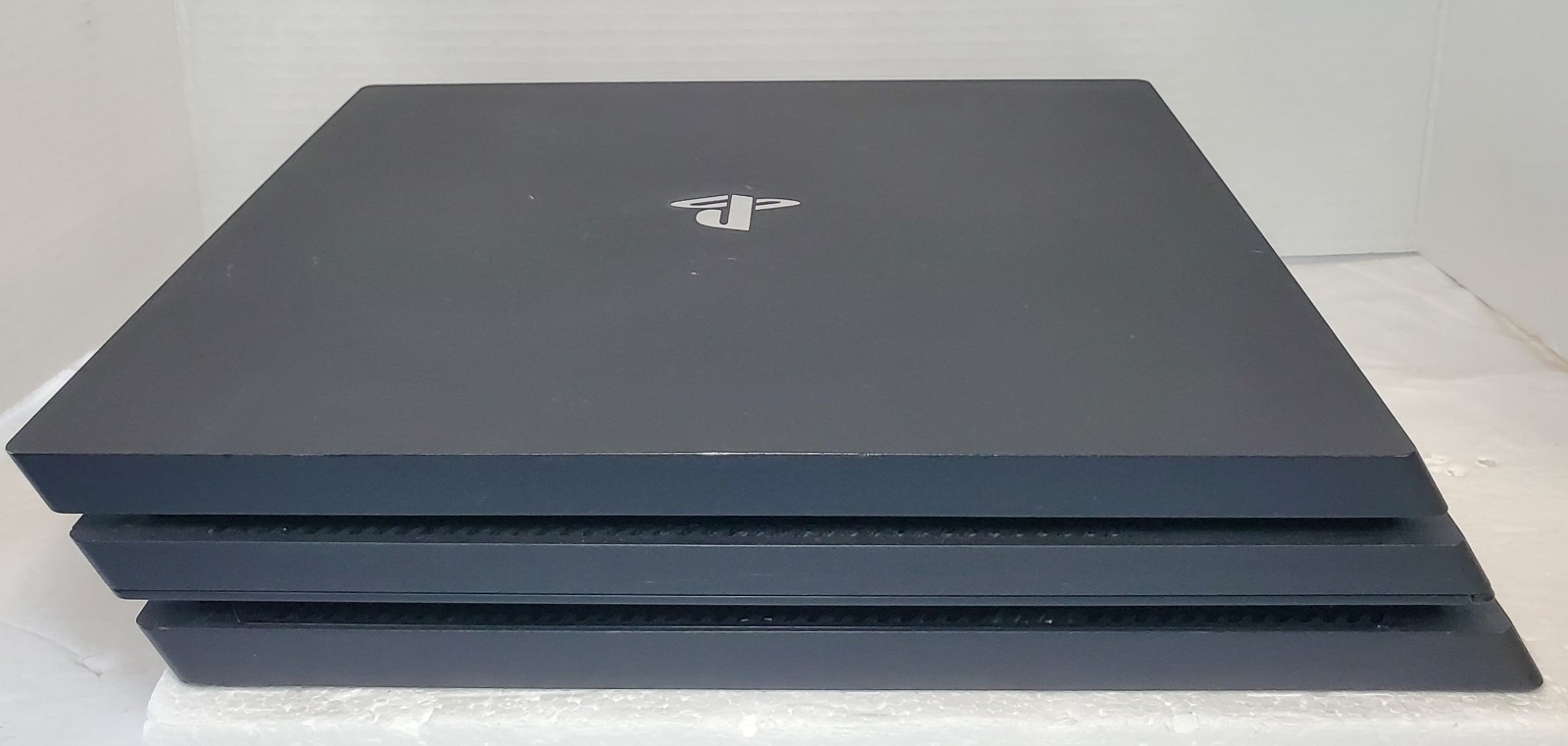 Sony PlayStation 4 PS4 Pro (CUH-7015B) 1TB w. Controller Cables & Games TESTED✅️