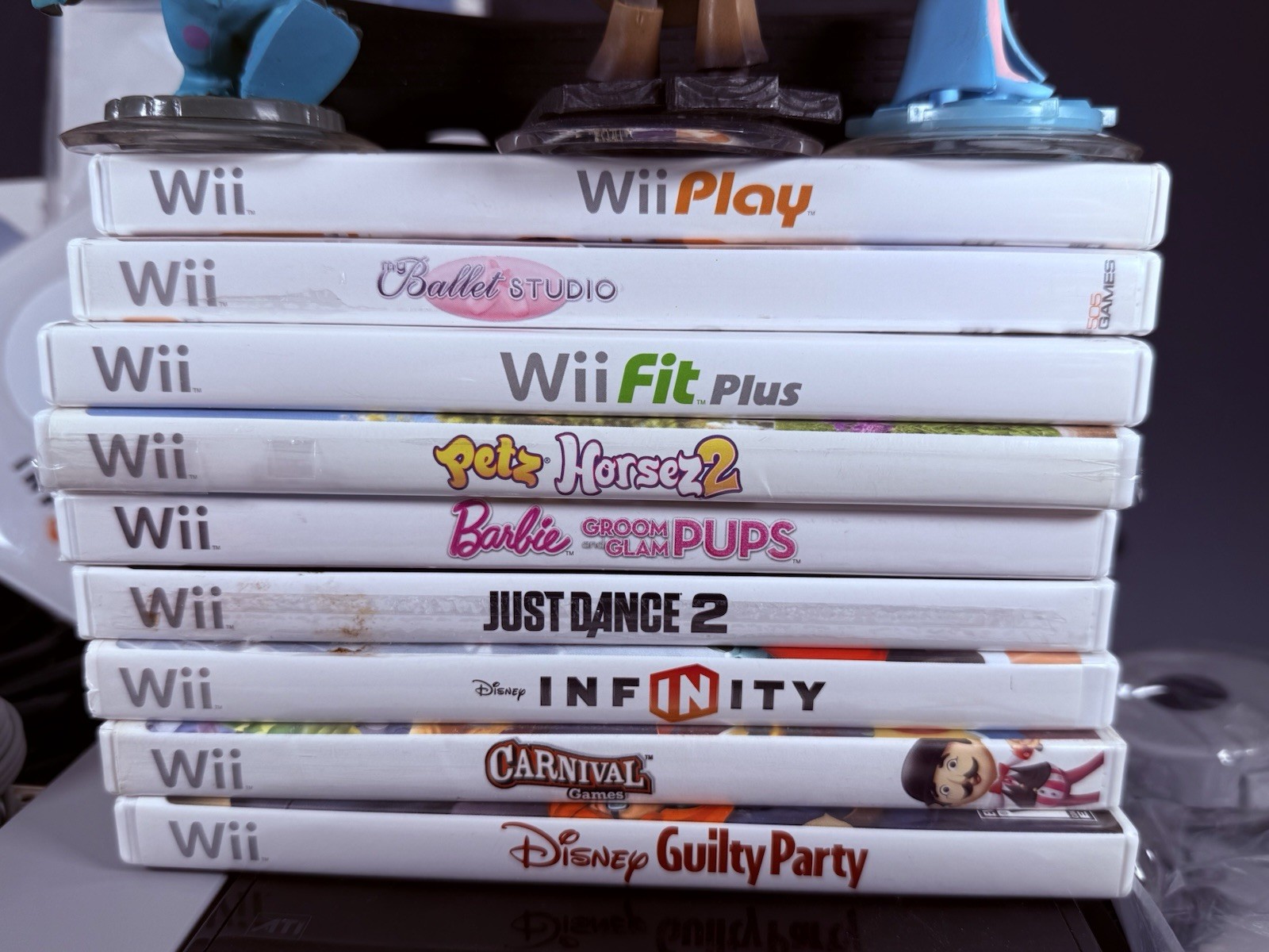 Nintendo Wii Black RVL-101 (USA) w/ Controller + Cords 8 Games Disney Infinity