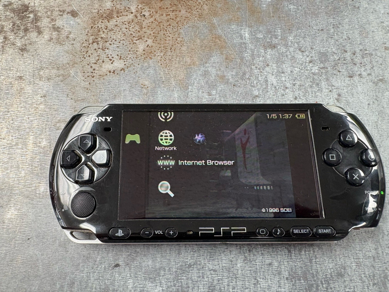 Sony PSP-3000 / Battery / Charger / 16gb card / Ark 4 (Please read description)