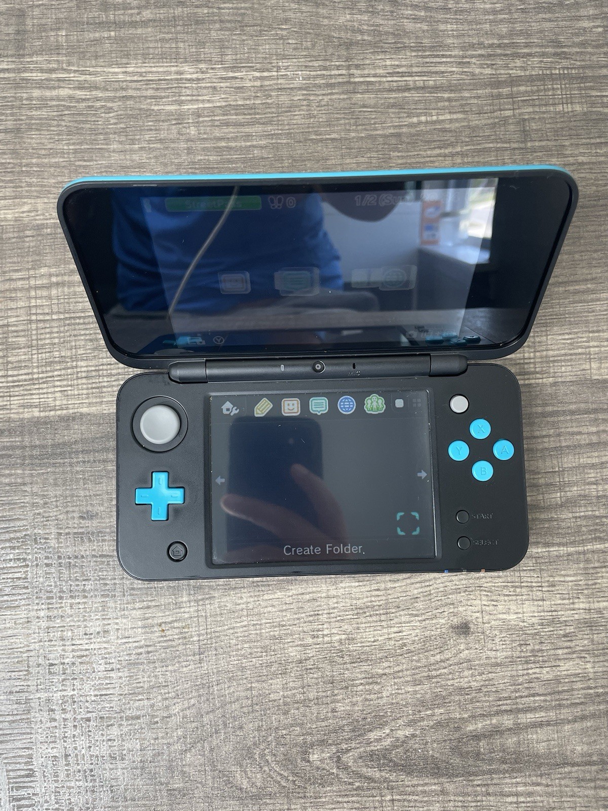 Nintendo 2DS XL Console – Black Turquoise