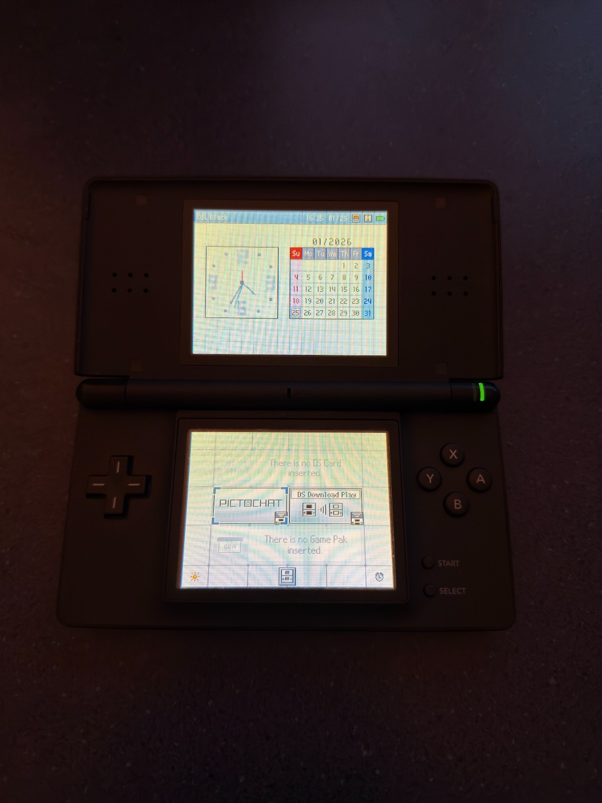 Nintendo DS Lite with R4 Cartridge 8GB microSD