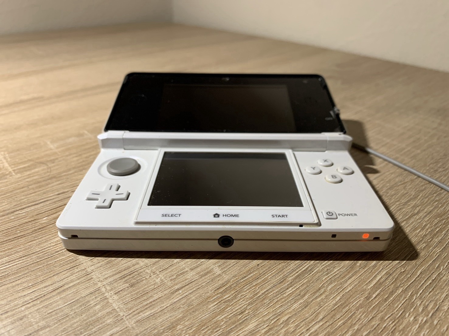 2048 Nintendo 3DS Ice White Very Good TESTED