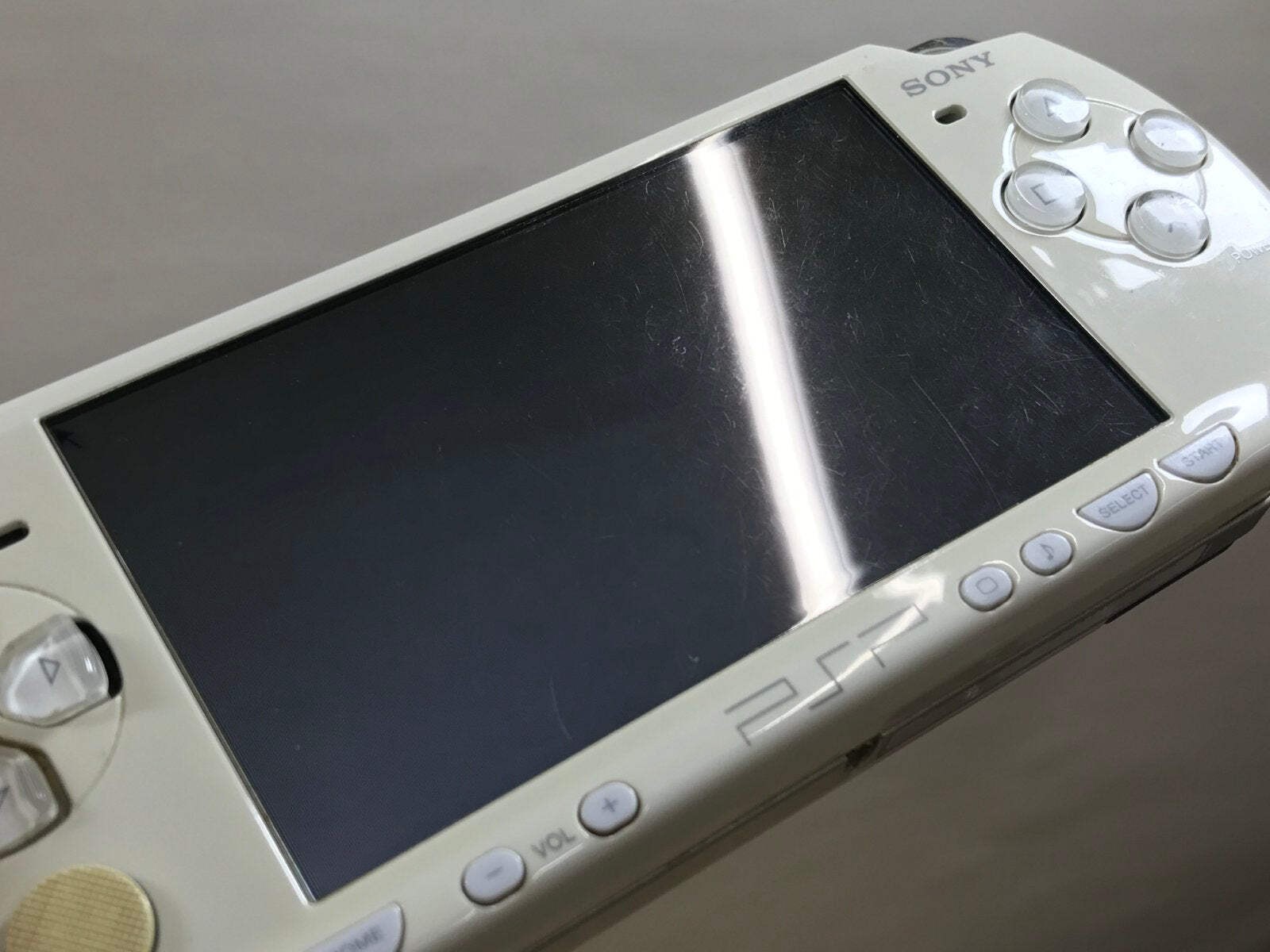 PSP-2000 CERAMIC WHITE Console Japan – With Defects GE1628