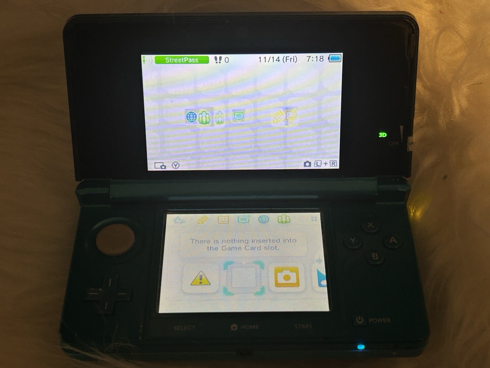 READ Nintendo US 3DS Aqua Blue For Parts/Repair Powers On