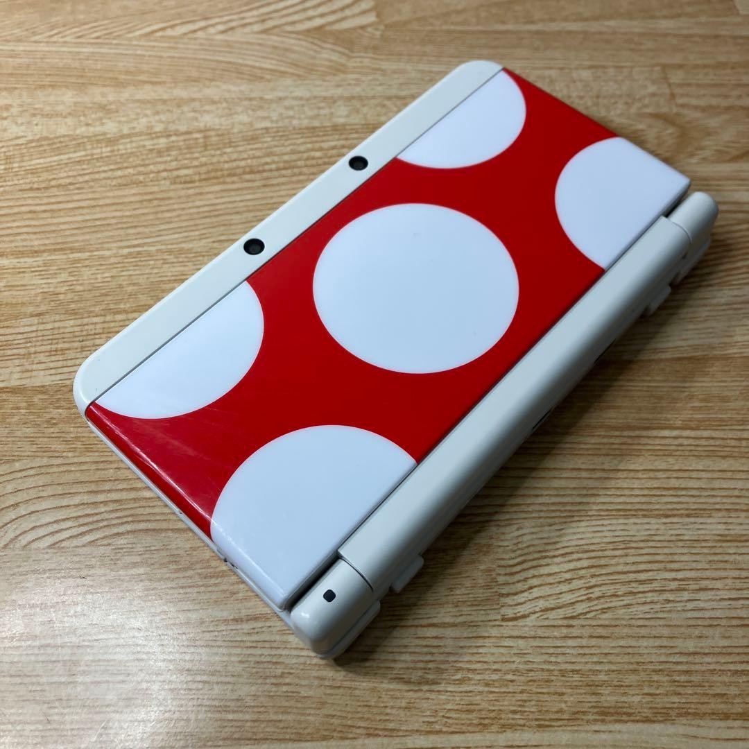 New Nintendo 3DS White Console w/ Kisekae Plate Mario Cover Plates AC Adapter