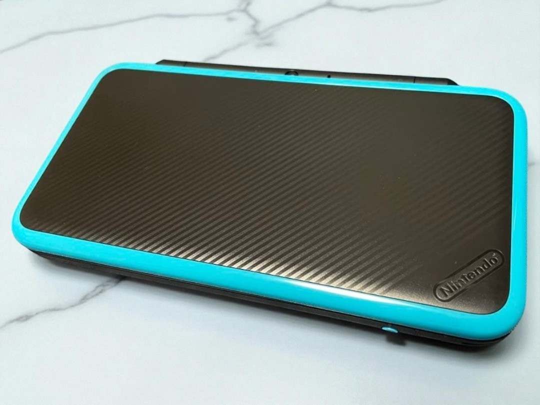 New Nintendo 2DS LL Black Turquoise Console Used Excellent Condition Boxed JAPAN