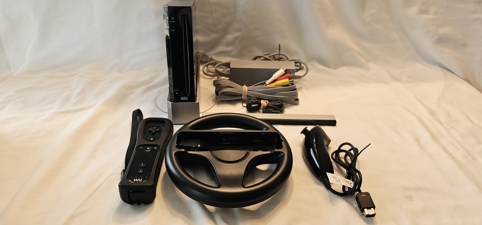 Nintendo Wii Black Console RVL-001 Bundle w/ Wii Motion Plus Controller & Wheel