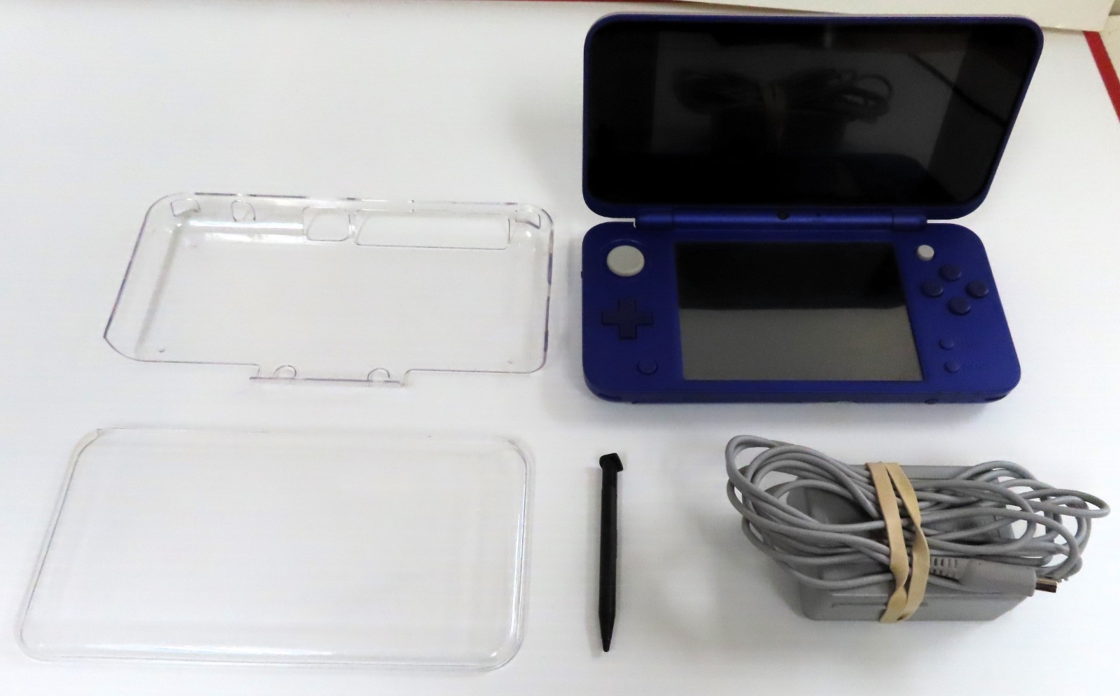 NINTENDO DS Handheld System Model # JAN-001 w/ CASE/STYLUS/OEM CHARGER MINT
