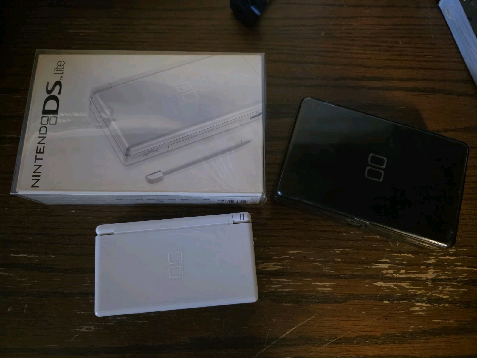 Nintendo DS Lite Handheld Console – Polar White