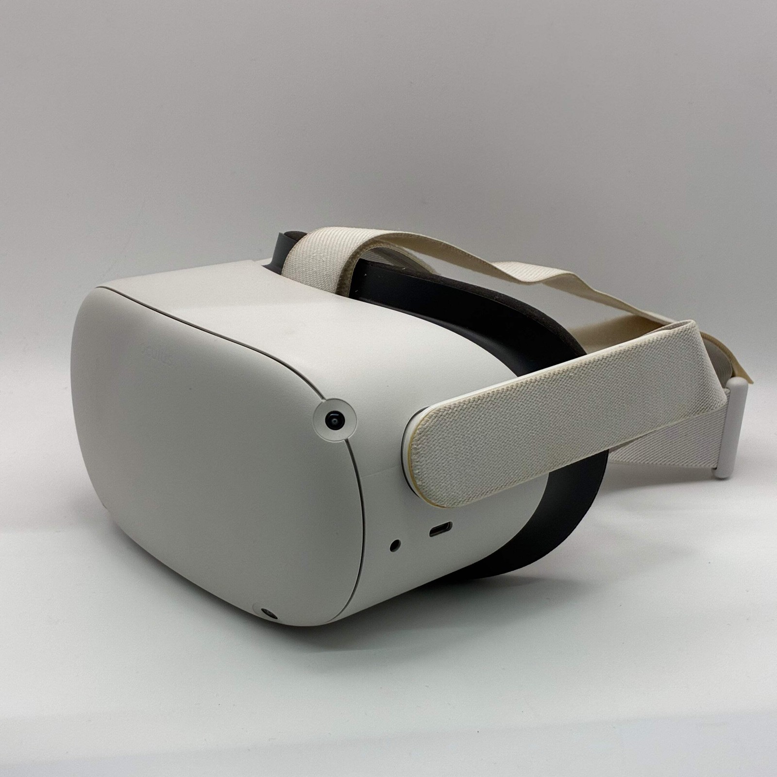 Meta Quest 2 KW49CM 128GB White VR Headset W/ Controllers – Used B