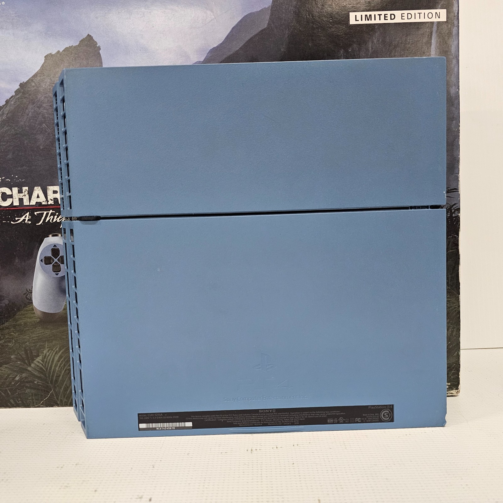 Sony PlayStation 4: Uncharted SE 10.01 500GB CUH-1215A Console + SE Cont. (read)