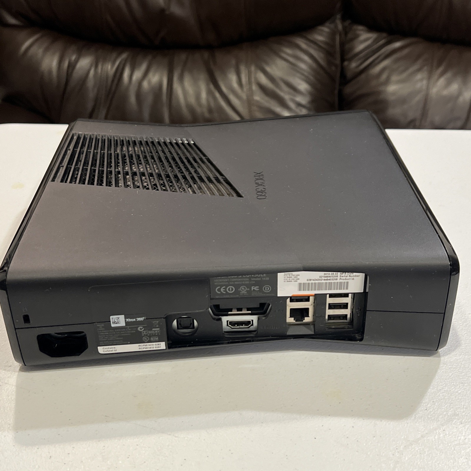 Microsoft Xbox 360 S 4GB Console Black 1439 + Controllers & More, No HDD TESTED
