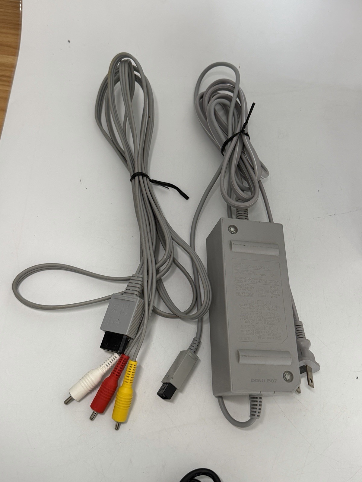 Nintendo Wii RVL-001 Black Bundle w/ 2 Controllers & Mario Kart -Tested- READ