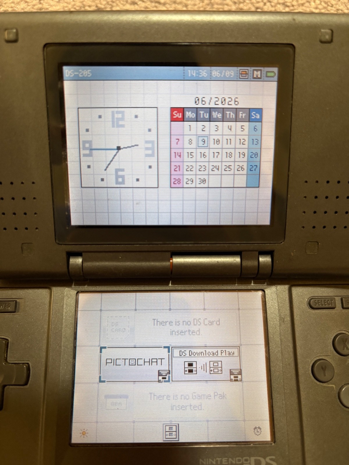 Nintendo DS Graphite Black Handheld System – Good Condition! – TESTED & WORKING