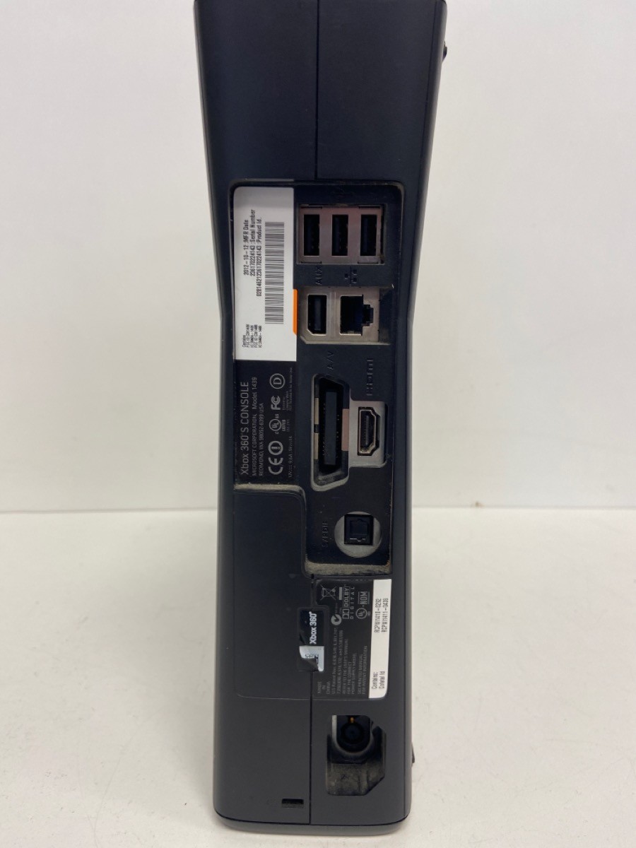 Microsoft Xbox 360 320GB Console With Accessories (P04023338)