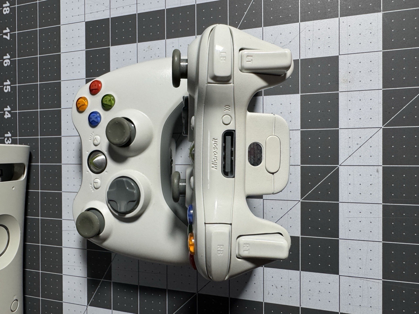 Microsoft Xbox 360 Pro Bundle 60GB White Console w/ 2 Controllers and 23 games
