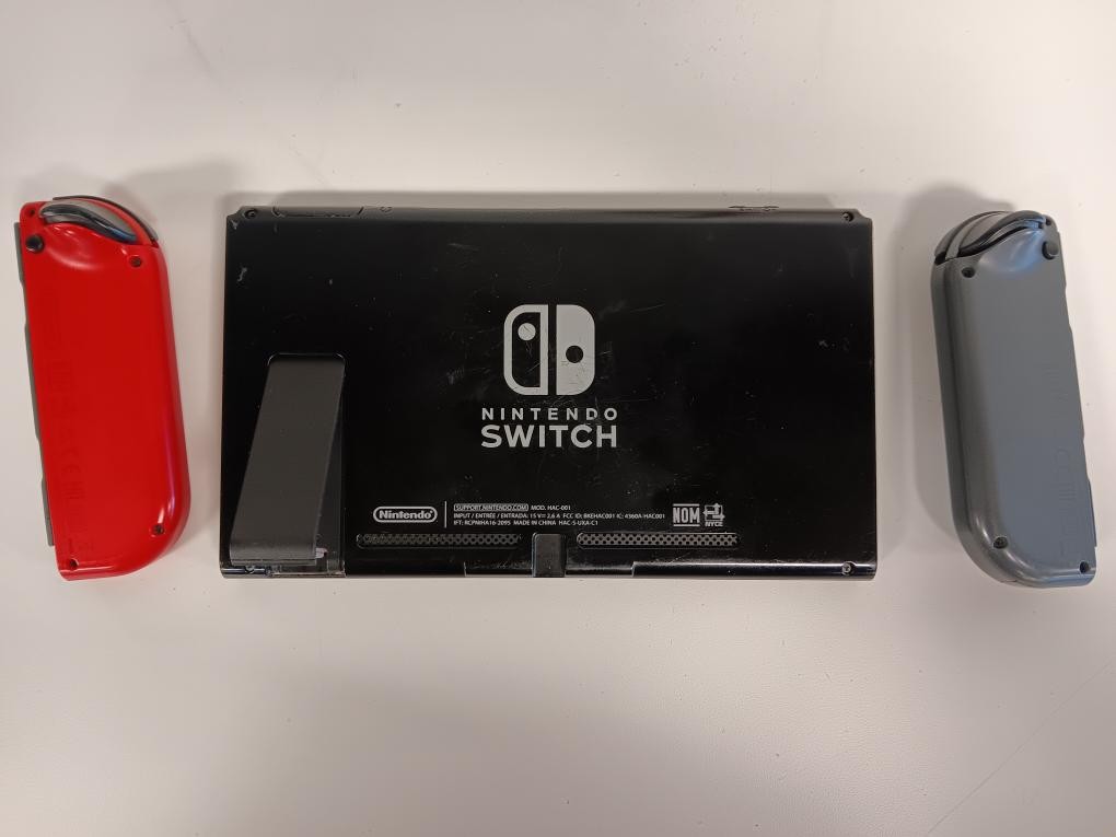 NINTENDO SWITCH – STD. NO CHARGER *READ DESCRIPTION* (P17027913)