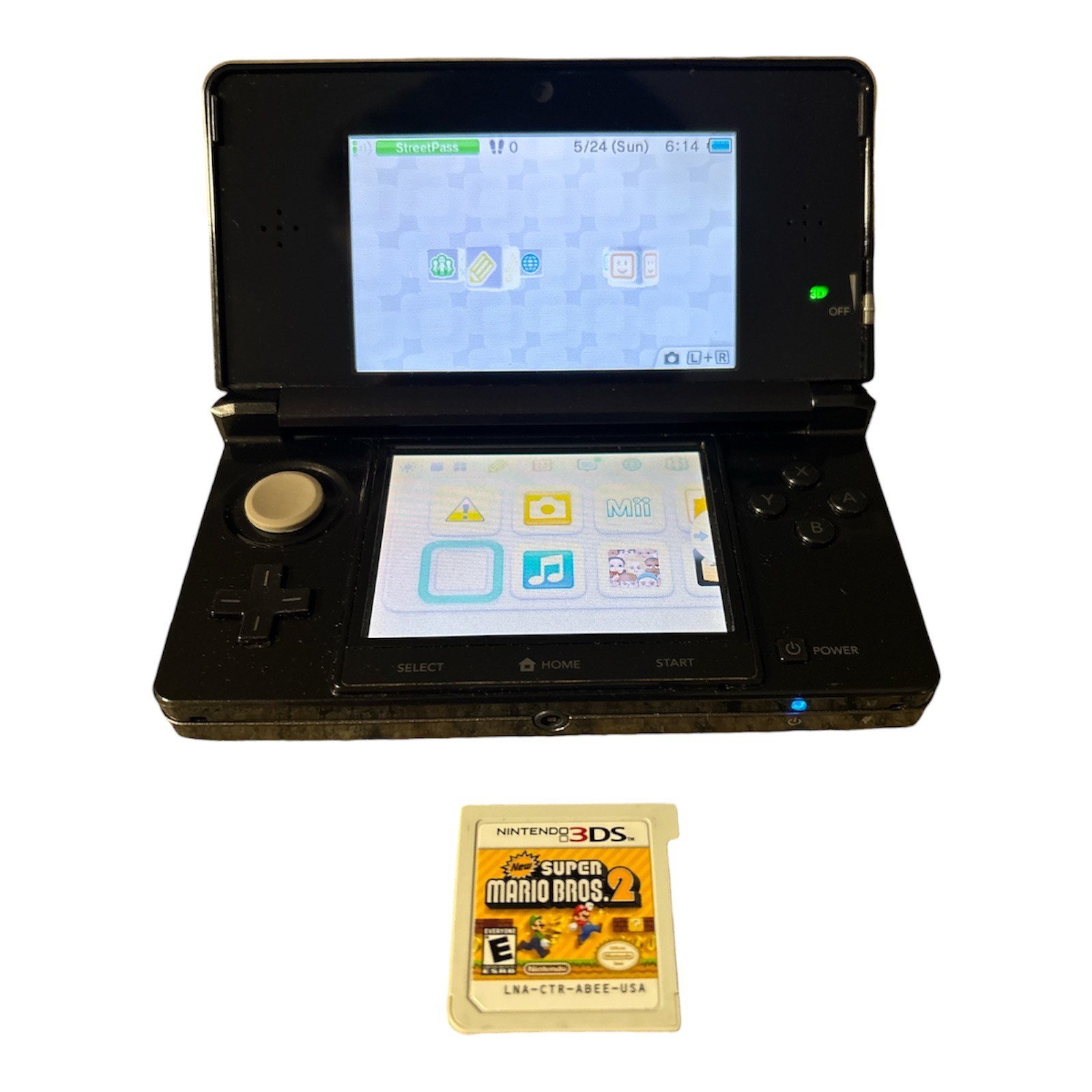 Nintendo 3DS Cosmo Black 2GB Handheld Console + Charger & New Super Mario Bros 2