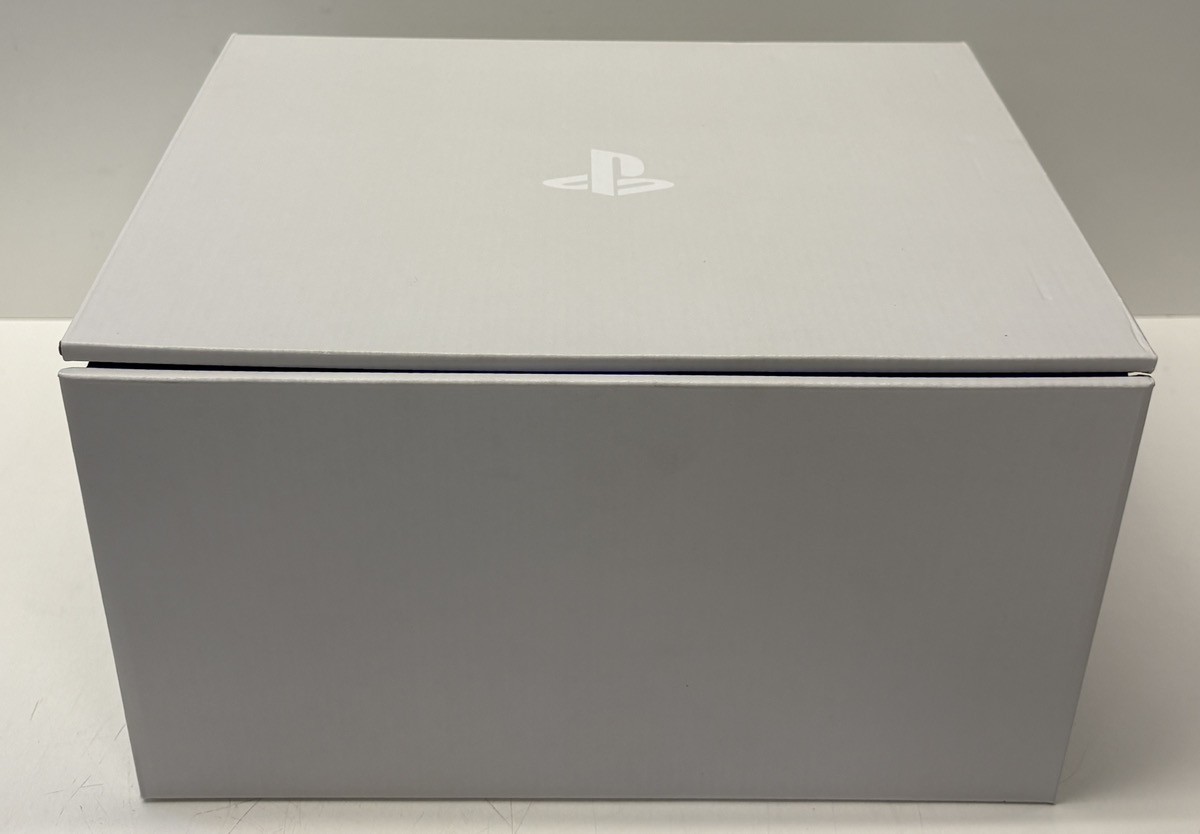 SONY PS4 – SYSTEM – VR BUNSONY PS4 VR W/ ACCESSORIESDLE PLUS 1TB CON (P07015463)