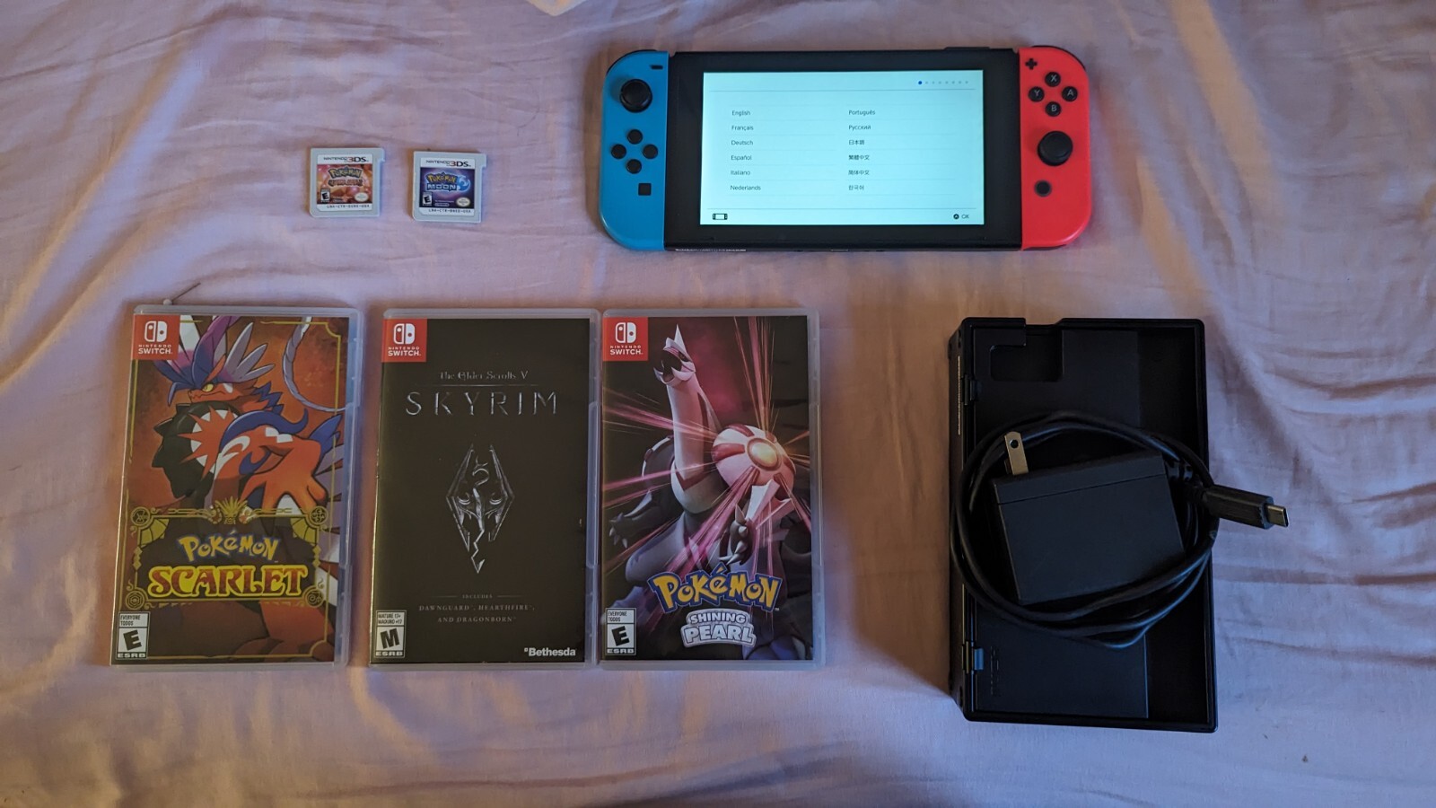 FIRST EDITION – Nintendo Switch 32GB / Red Blue Joycons/ Gray Console With Games