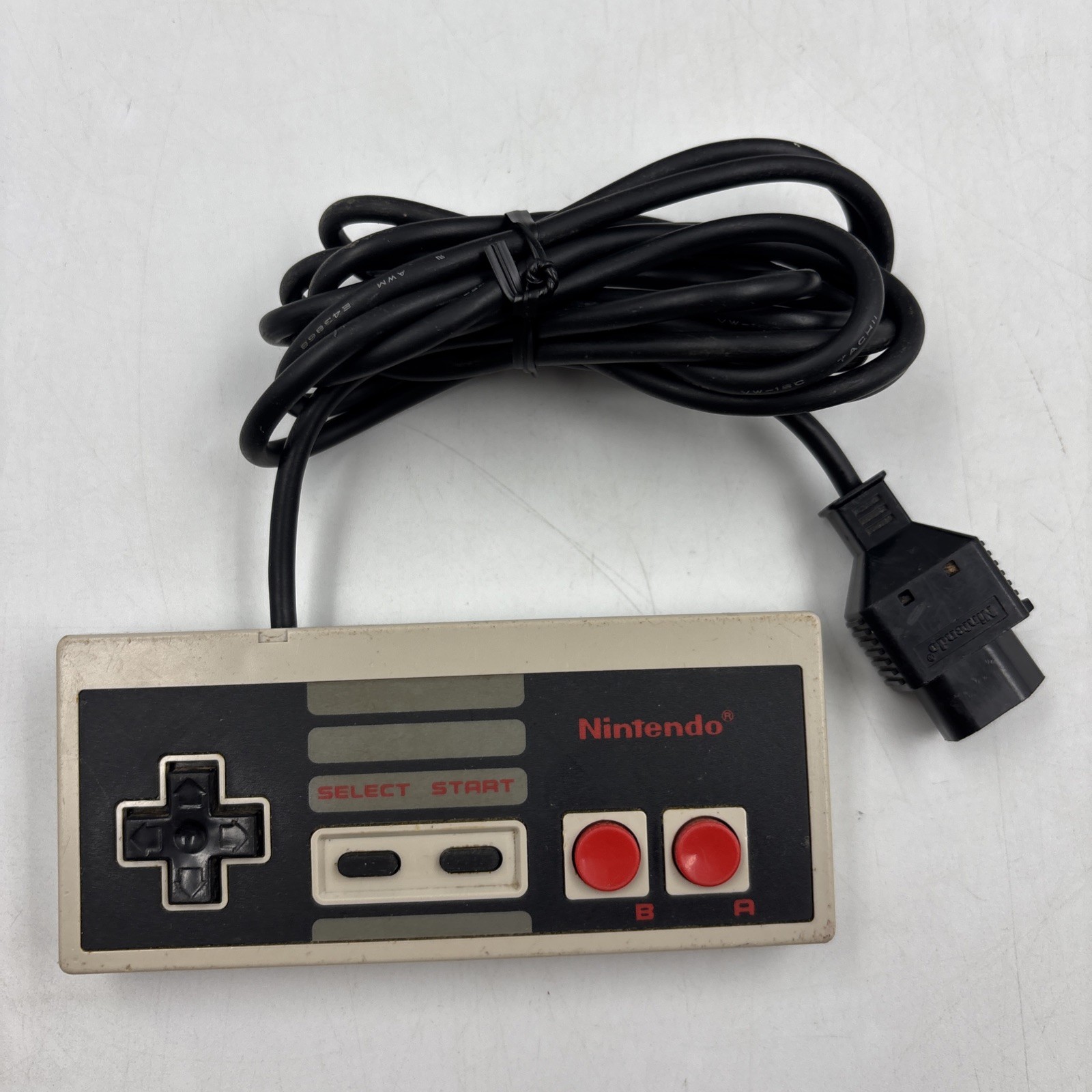 NES-001 Original Nintendo Console Bundle Controller, Gun & Mario/Duck Hunt Game