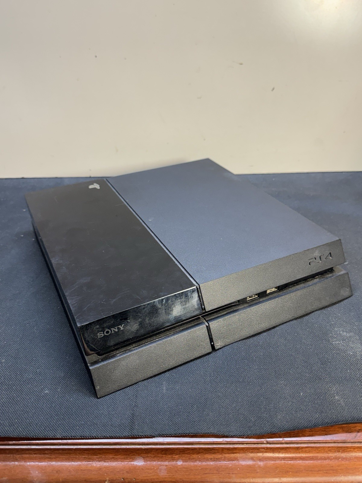 Sony PS4 Console CUH-1001A 500GB Black – ONLY POWER TESTED Console Only