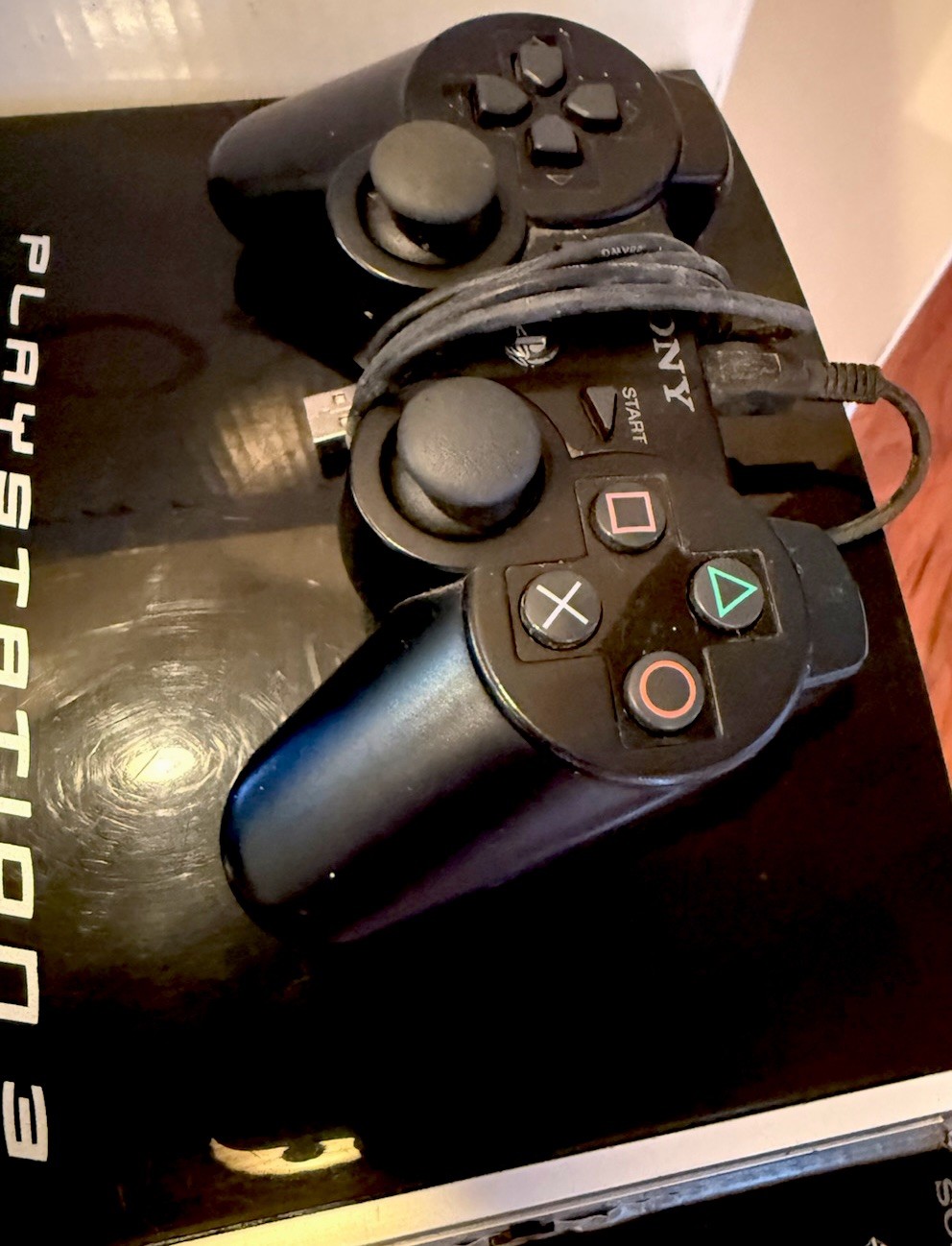 Sony PlayStation 3 PS3 Black 80GB Powers On-Shuts Off Org. Box, Controller -READ