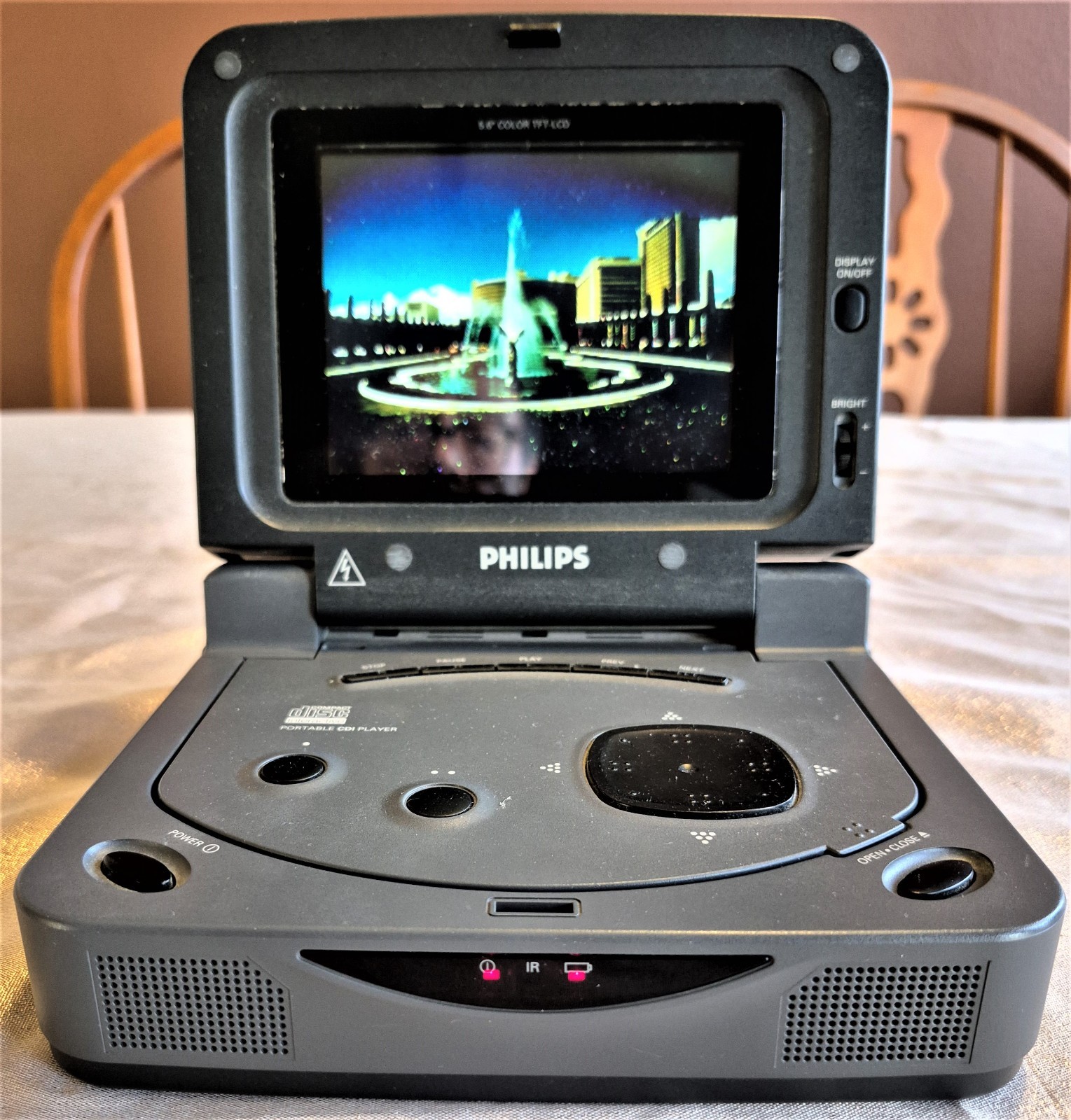 Philips 370 CDi Player Retro Console Nice Handheld Tested w/ Game Included VIDEO