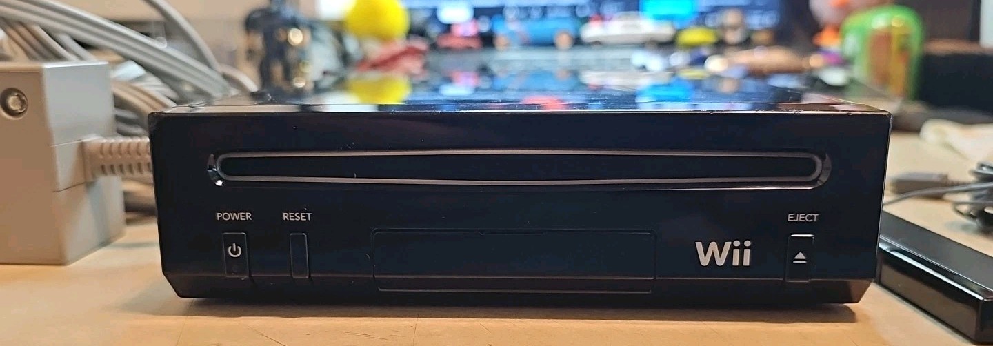 Bkack Nintendo Wii RVL-101 Console – WORK With Cords And Bar Sensor.