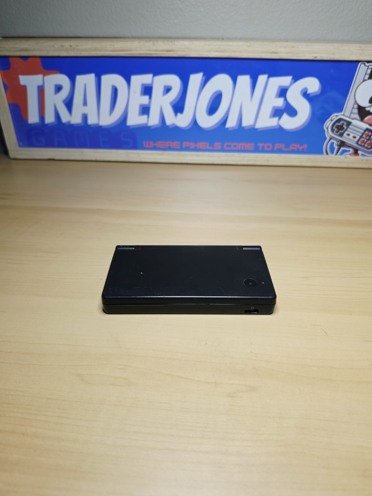 Nintendo DSi Handheld Game Console Matte Black W Stylus And Charger Tested