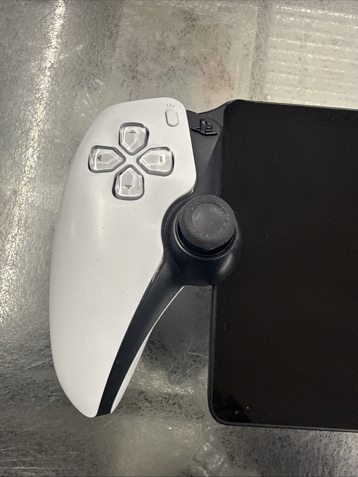 Sony PlayStation 5 (PS5) CFI-Y1001 PlayStation Portal – Cracked Screen