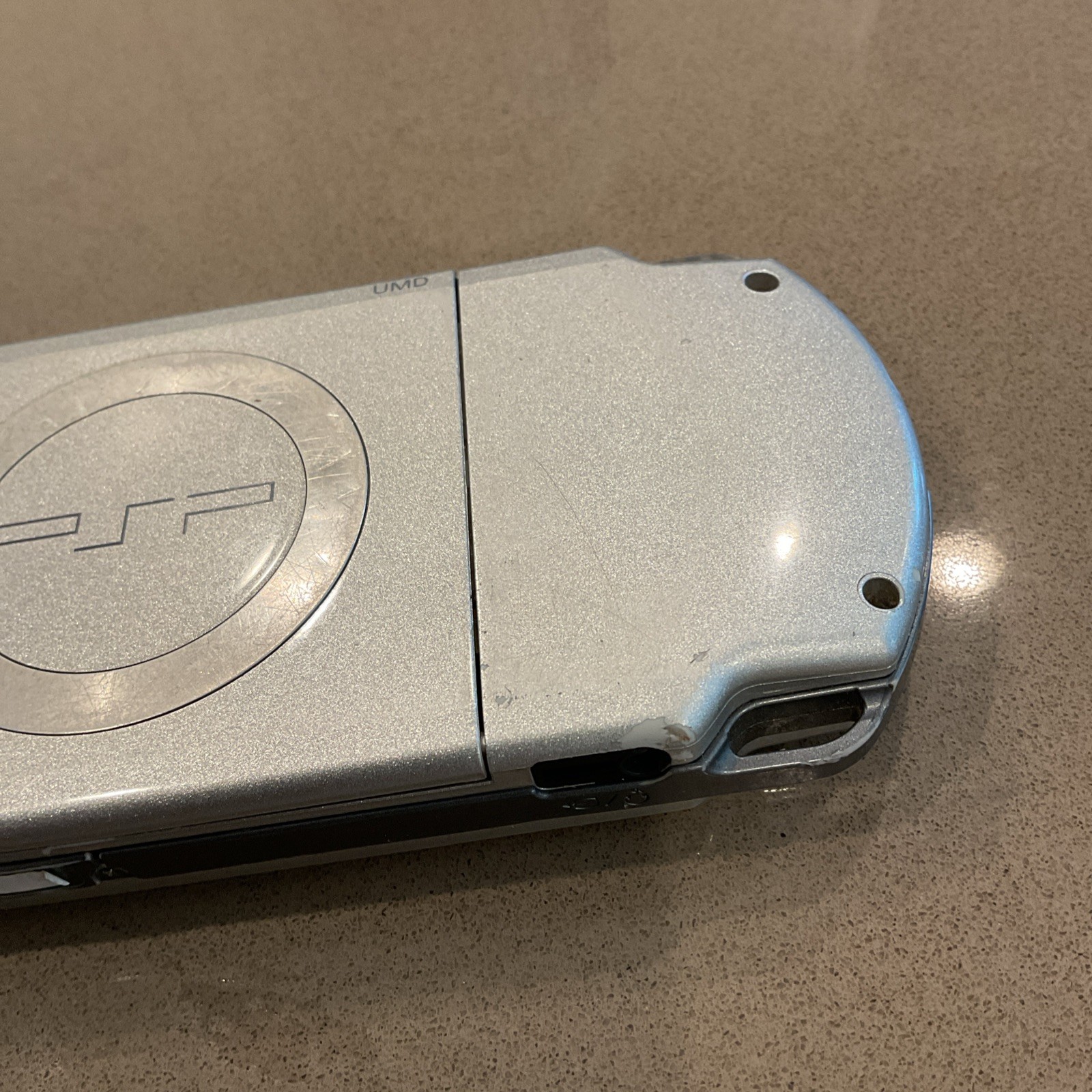 Sony PSP 2000 Silver System BROKEN PARTS ONLY Console Only