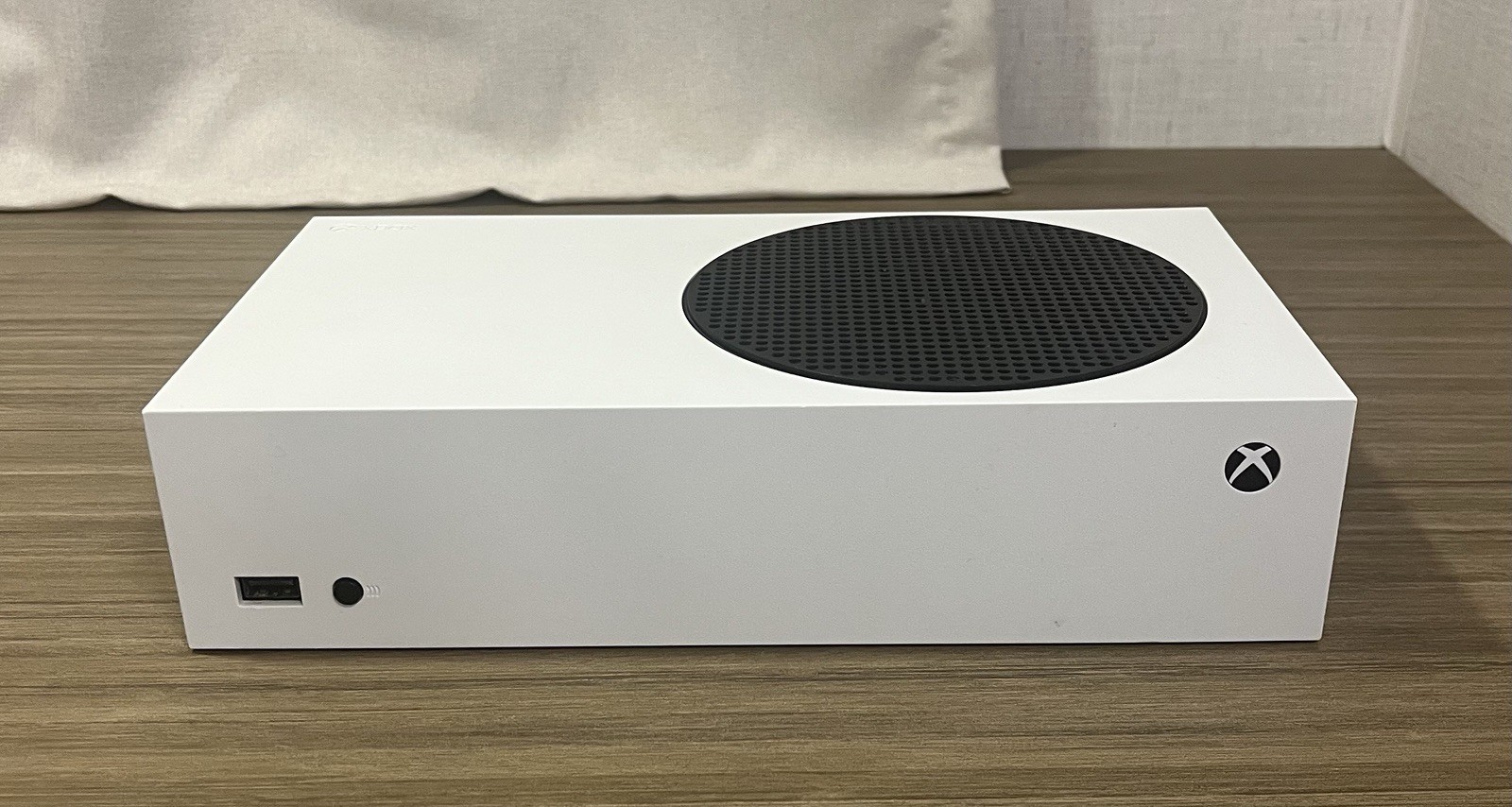 Microsoft Xbox Series S 512GB White Console Only 4K UHD WIFI Digital Edition