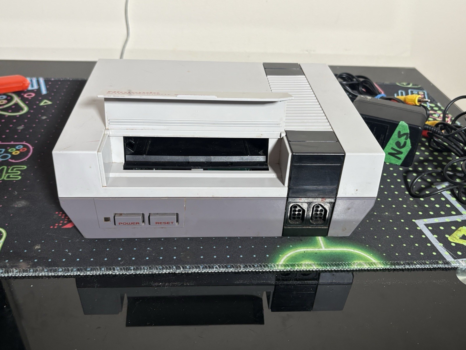 Nintendo Original NES-001 Entertainment System NES Console With Zapper