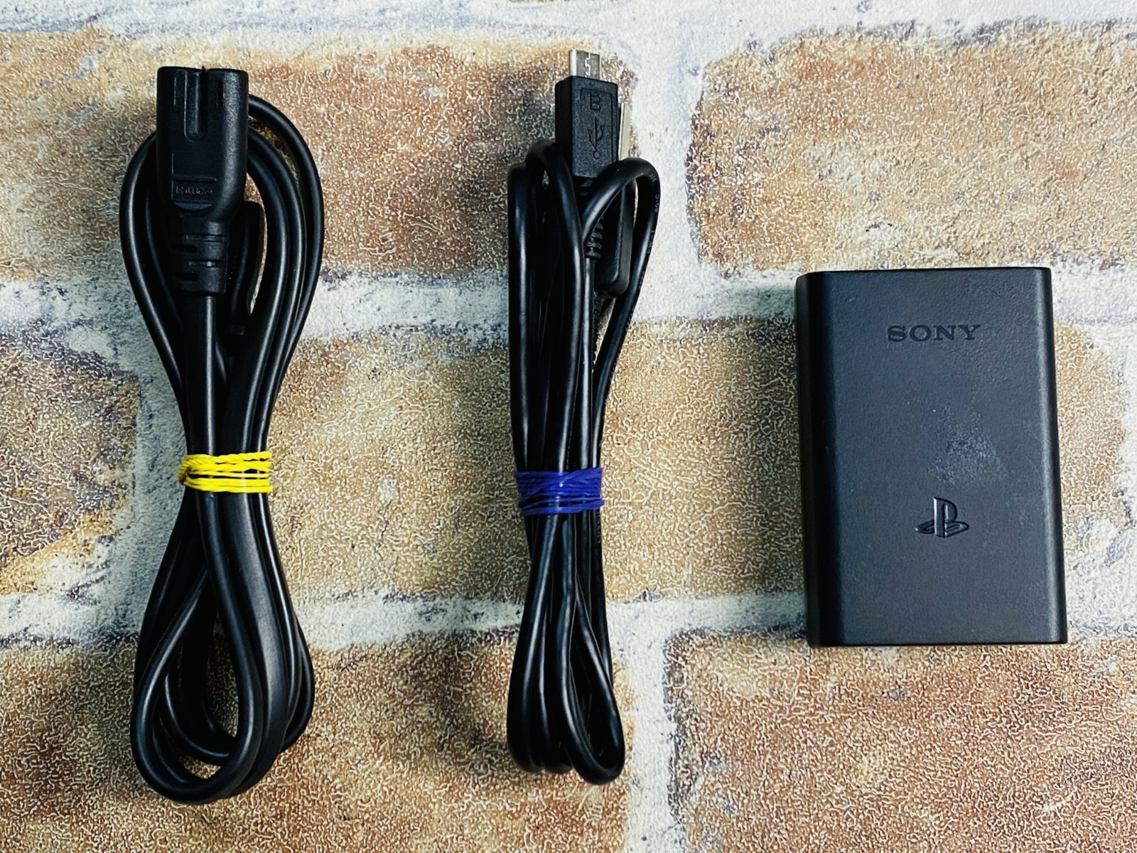 PS Vita PCH 2000 Black SONY PlayStation Japan 16GB Charger MobileCase 1Game No2D