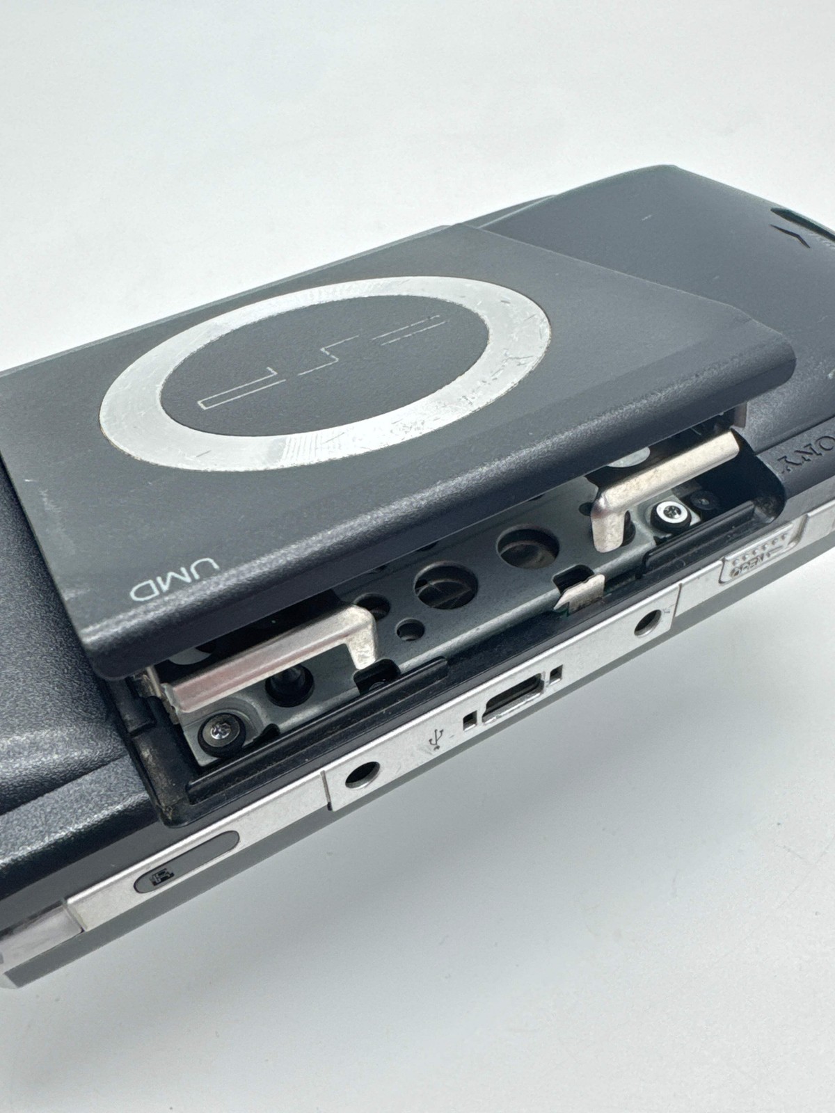 Sony PSP-1000 Piano Black Console #77 w/1800mAh Battery & No Charger