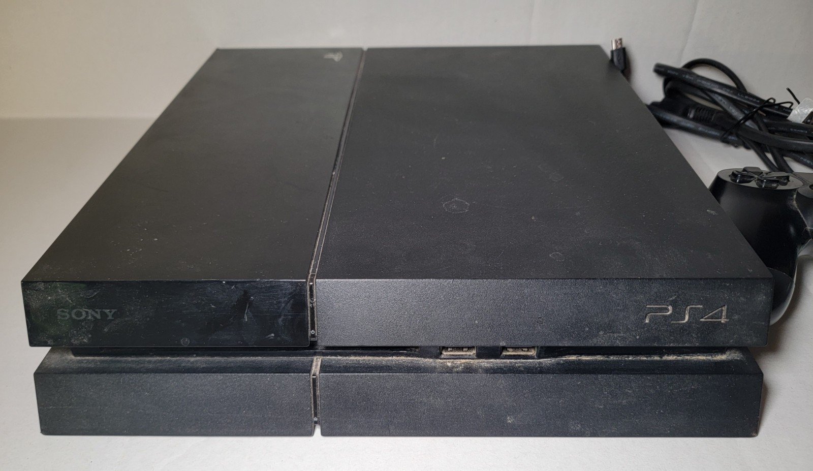 PlayStation 4 Console Read Description Powers On CUH-1001A