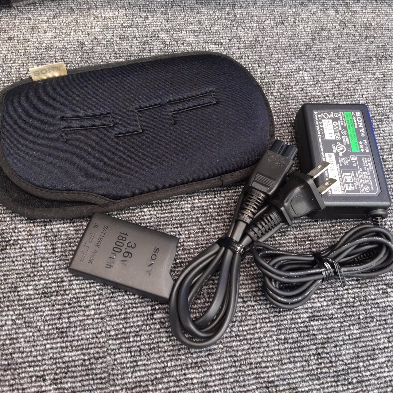 Sony PSP-1000 Console Handheld w/Battery AC Adapter Pouch A1810