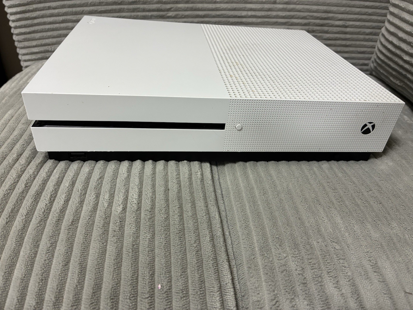 Xbox One S 1TB Console – White (XBS1TB)