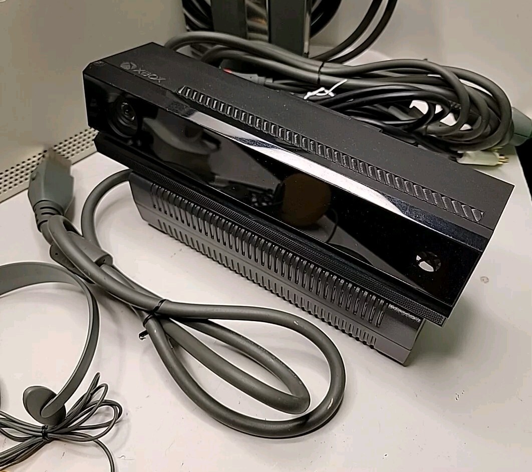 Microsoft Xbox 360 60GB HD Console, 2 Controllers & 8 Games + More.