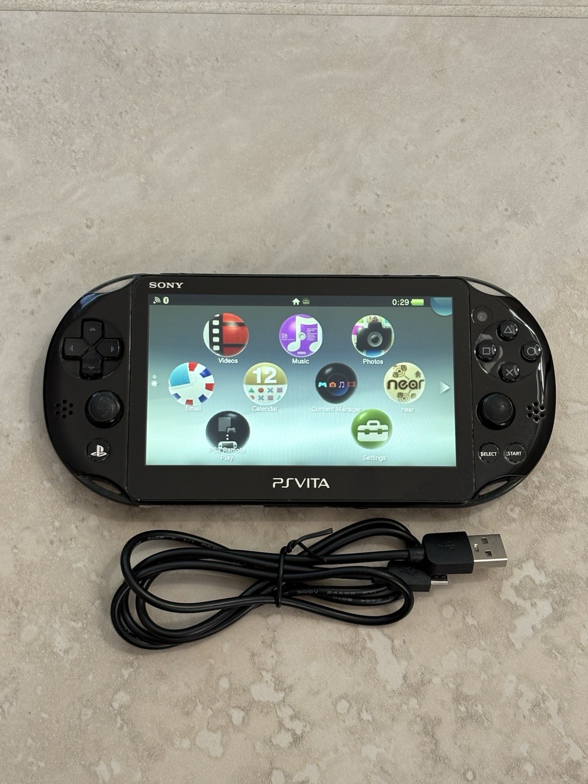 Sony PS Vita 2000 Slim PCH-2000 – Black *GREAT* + Charger
