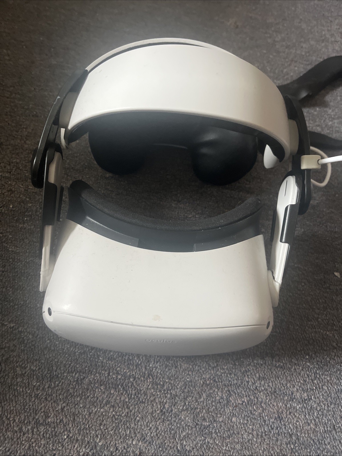 Oculus Quest Two WORK NEEDED Comes With Battery Pack And Silicone Face Cover