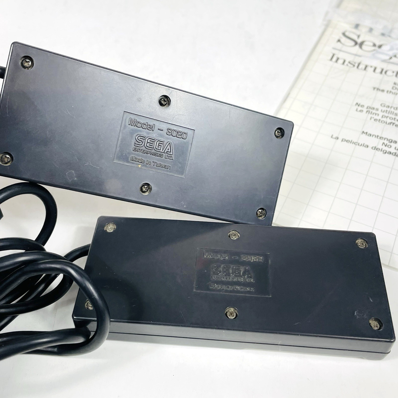 SEGA Master System Console, 2 Controllers, RF Switch, Power Supply and Game