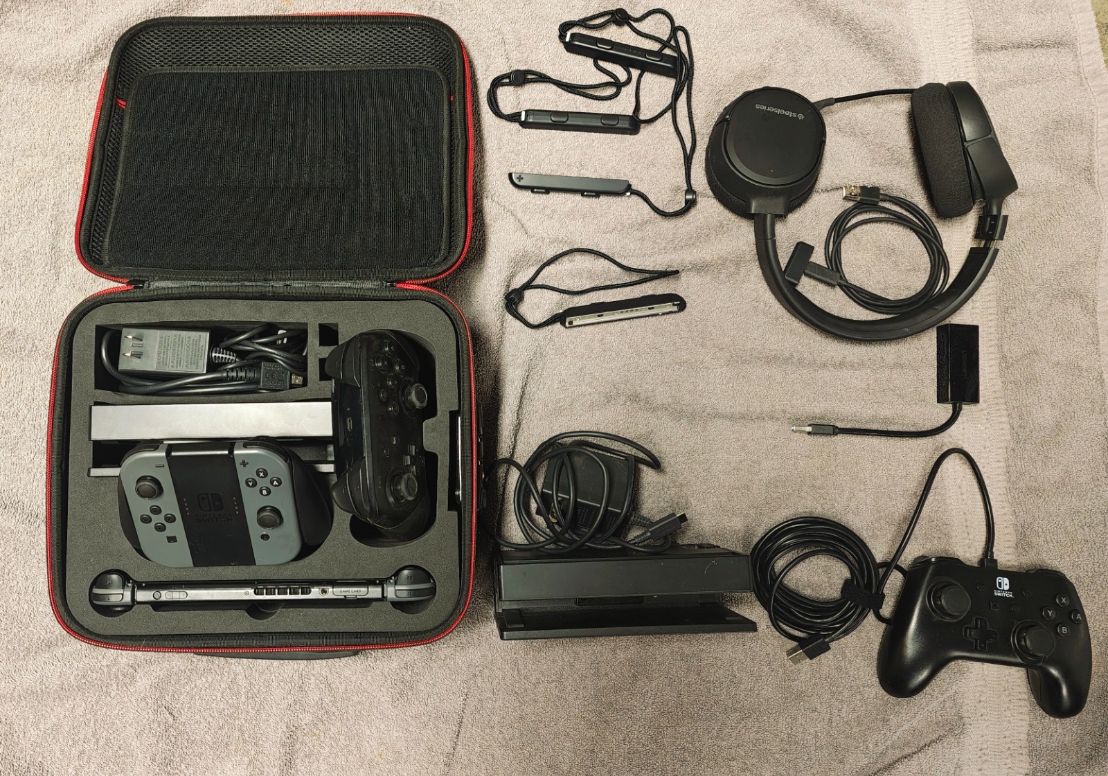 Nintendo Switch 1 – Hard Case, Two Docking Stations, Pro Con, Wireless Sound